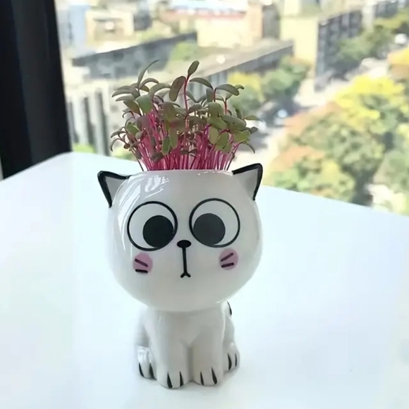 NEW! Adorable ceramic cat-shaped planter - Picture 2 of 5